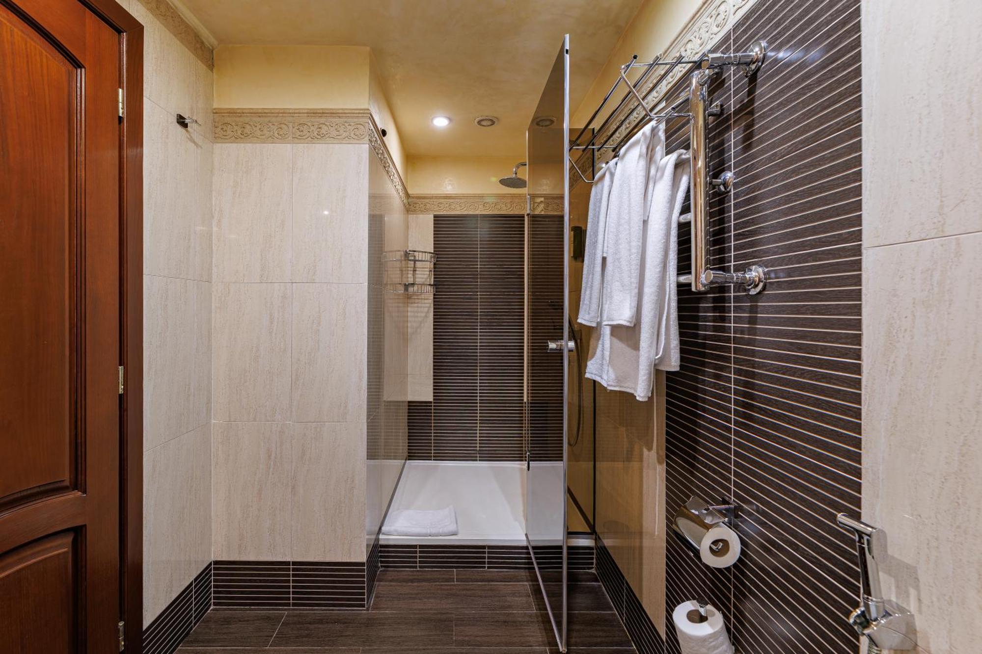 Eurohotel Lviv Quarto foto